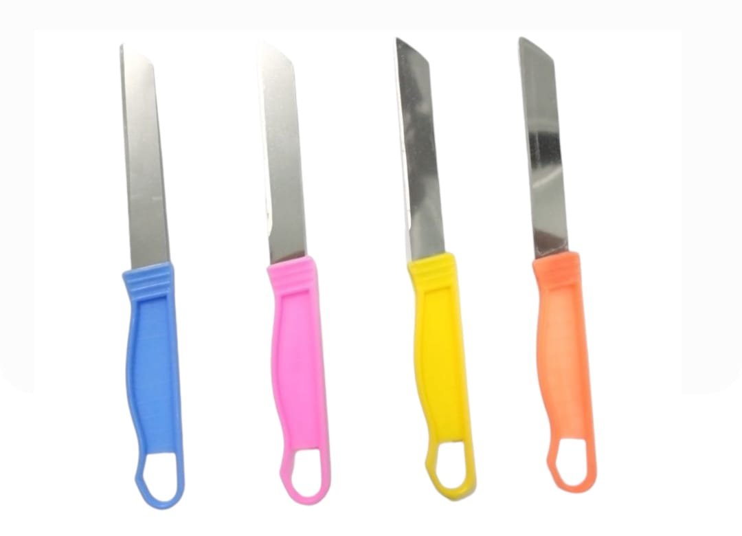 Metal knife with plastic handle (1 piece ) multicolour, total length-7inch (1 piece)